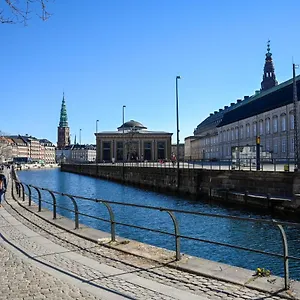 Sanders Merchant - Lovely Two-bedroom In Center Of Copenhagen